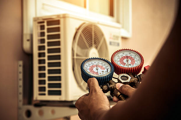 Professional Hvac technician working in Briggs, TX